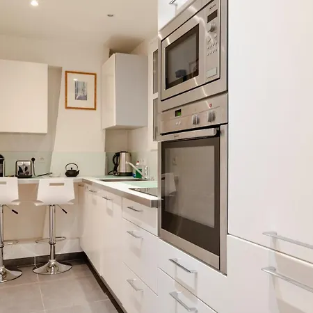 Charming Canal Saint-martin Apartment